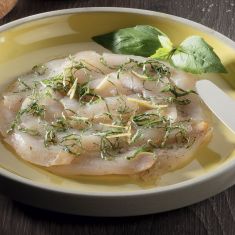 Geräuchertes Eglifiletscarpaccio mit Basilikum