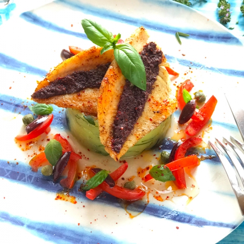 FILETS DE PERCHES LOË EN TAPENADE SUR UN ÉCRASÉ DE PATATE DOUCE AU BASILIC